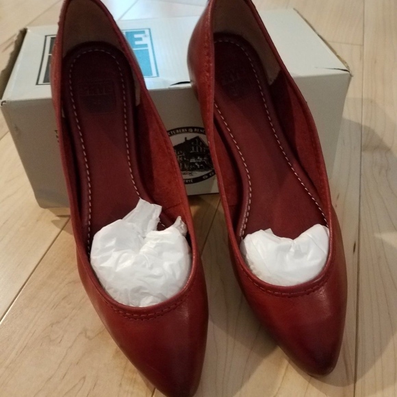 frye red flats